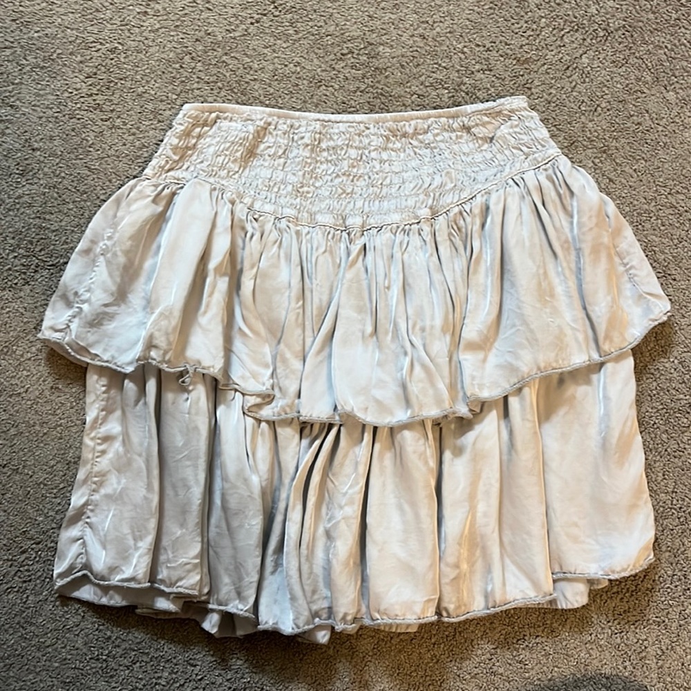 Cute silver skirt!!